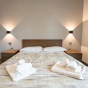 Galilei12 Parcheggio Gratuito E Bagno Privato L 350 M Da Ospedale Maggiore Parma